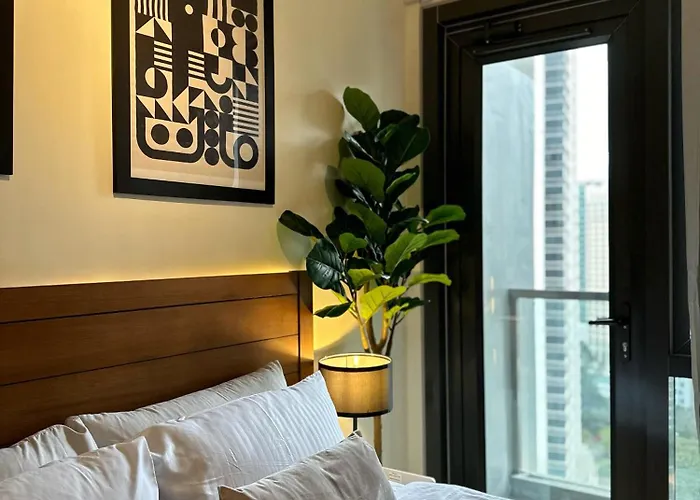 In Greenbelt With Wifi, Pool And Gym Apartment Manila