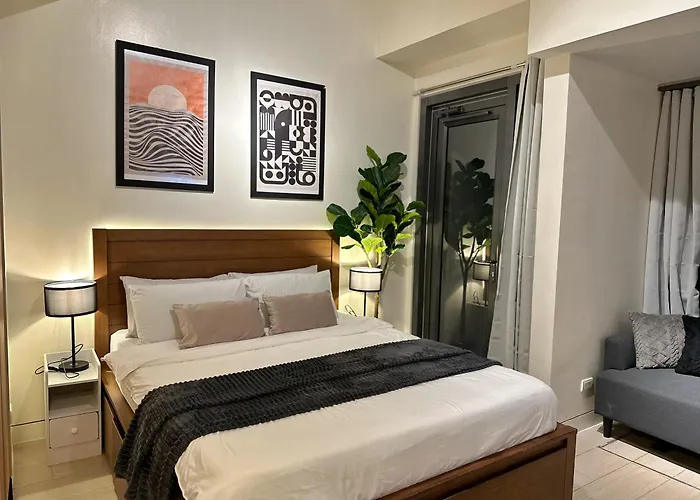 In Greenbelt With Wifi, Pool And Gym Apartment