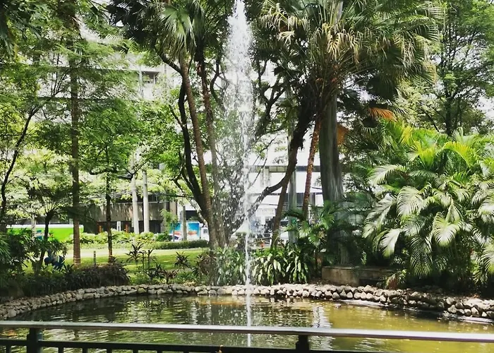 Apartment In Greenbelt With Wifi, Pool And Gym Manila