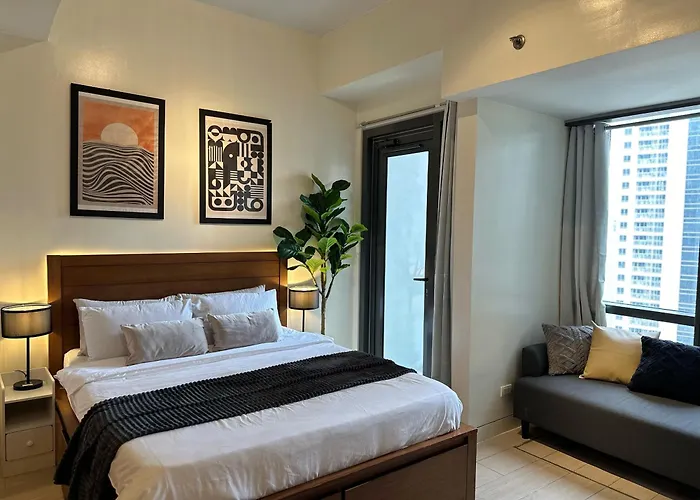 In Greenbelt With Wifi, Pool And Gym Apartment